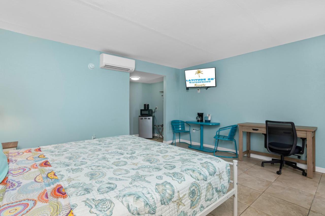 Latitude 26 Waterfront Resort And Marina フォートマイヤーズビーチ エクステリア 写真