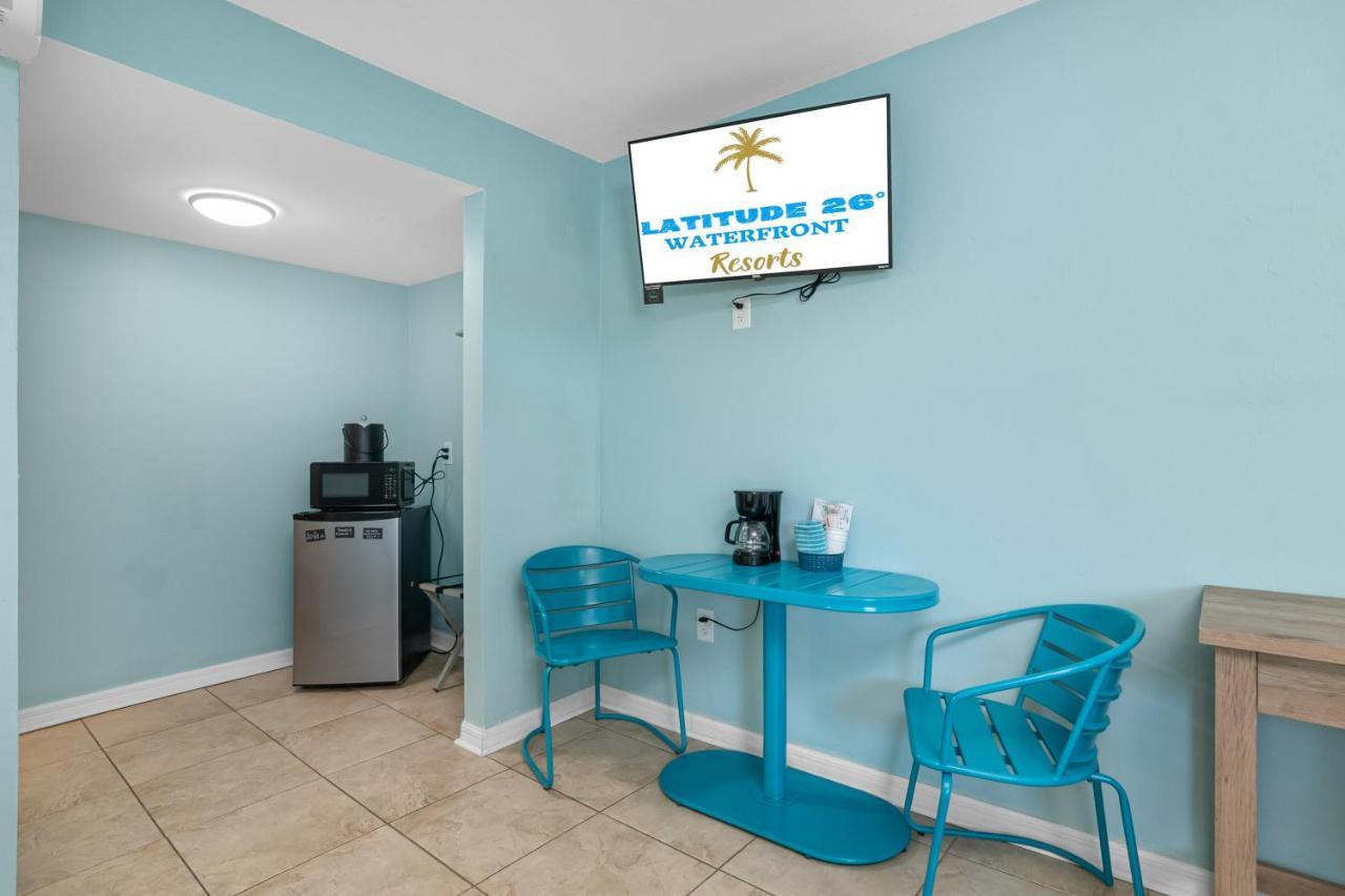 Latitude 26 Waterfront Resort And Marina フォートマイヤーズビーチ エクステリア 写真